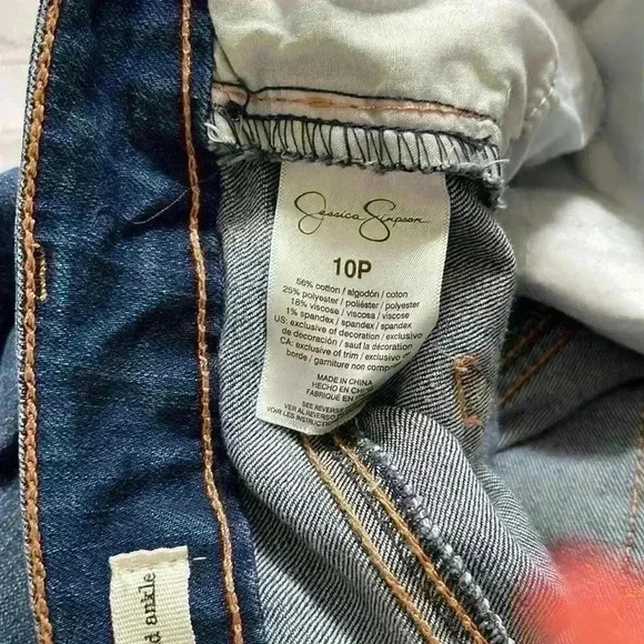 Jessica Simpson high-rise forever, rolled ankle jeans - Picture 8 of 9